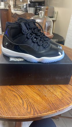 Jordan Space Jam 11’s Size 13 (DS)
