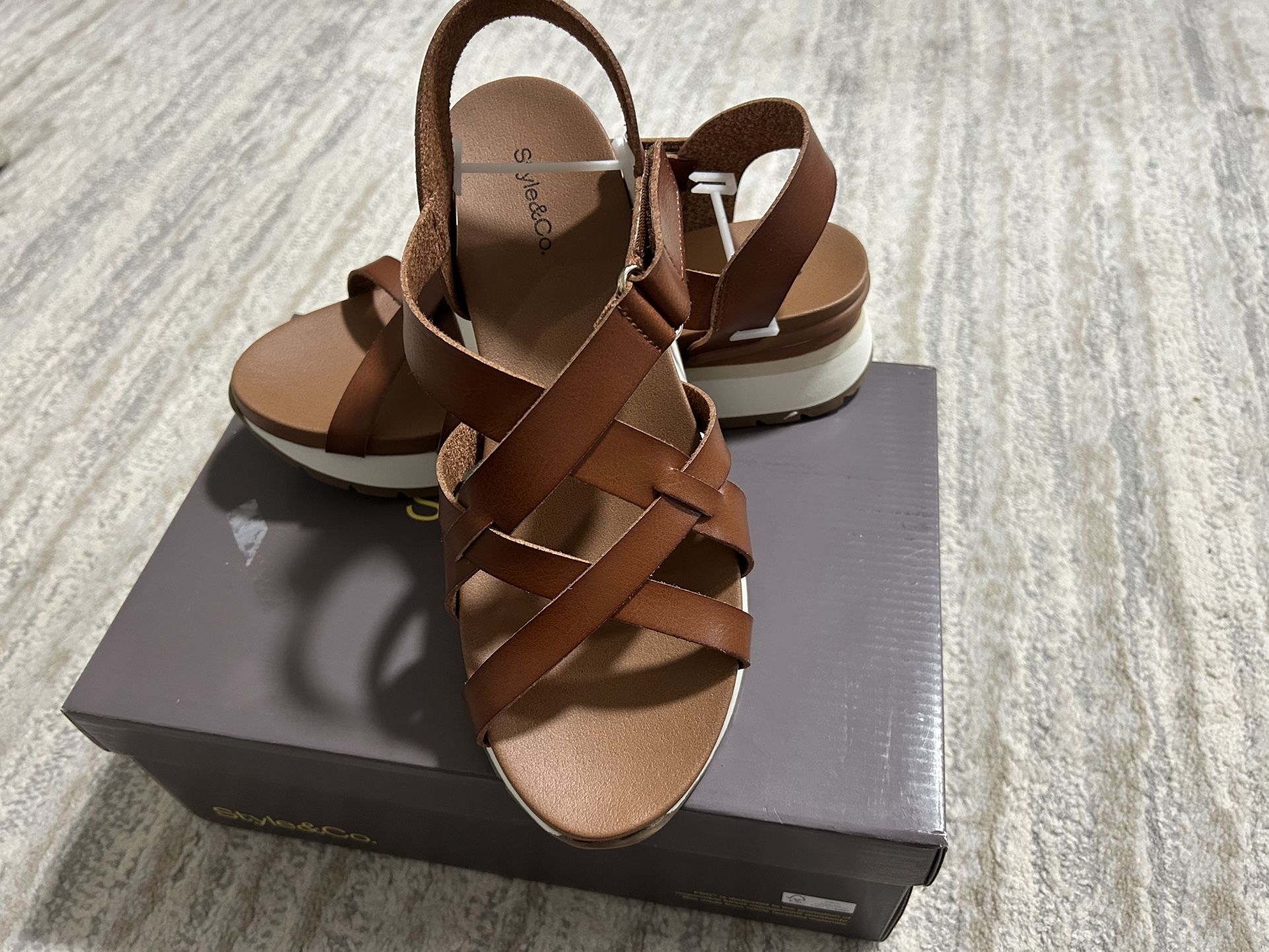 Elegant Dark Brown Women Sandals With Style. Size 8.5