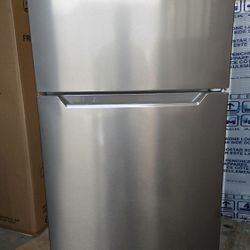 (New) Frigidaire - 17.6 Cu. Ft. Top Freezer Refrigerator - Fingerprint-Resistant Stainless Steel Look