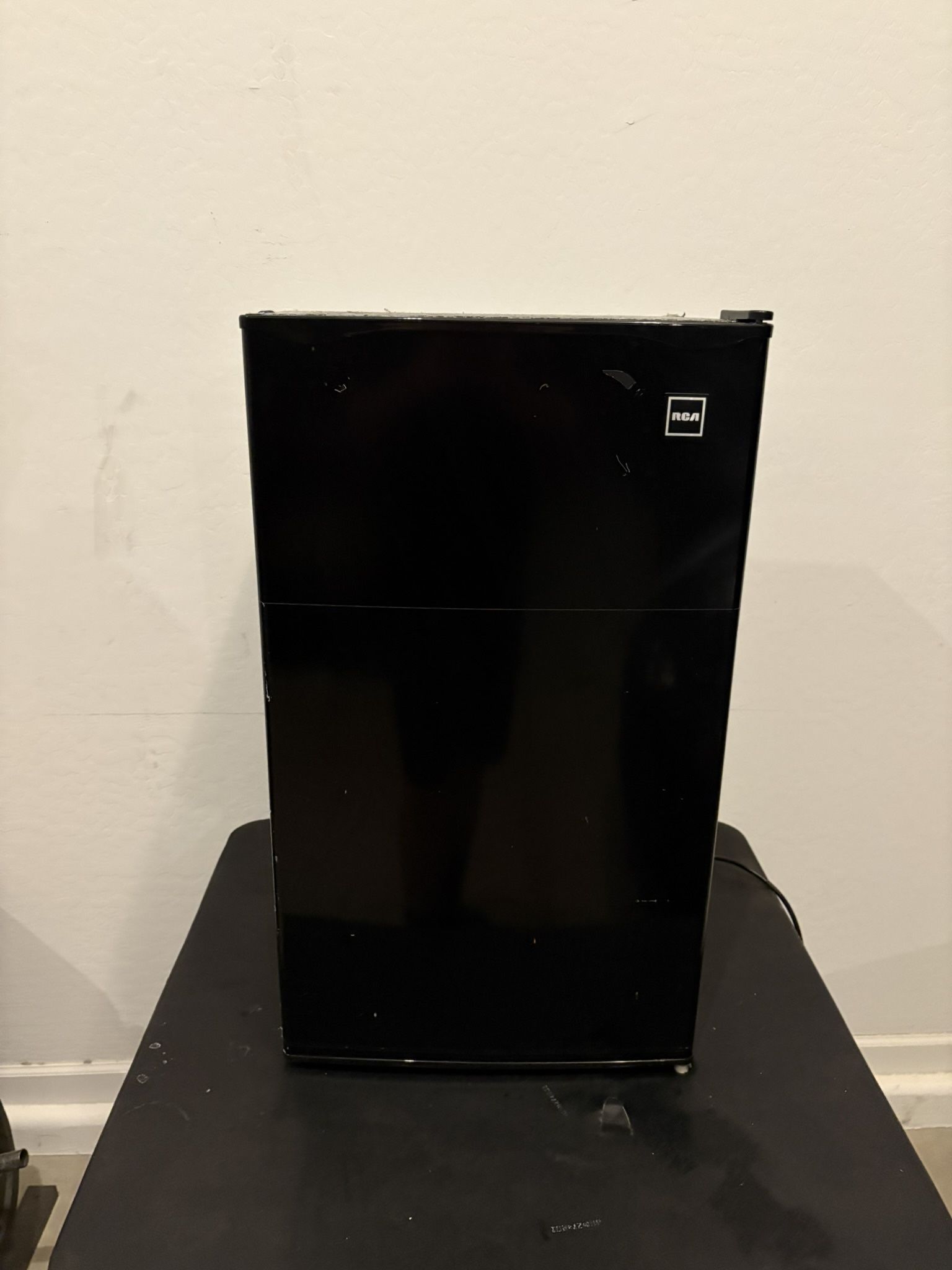 Mini Fridge With Small Freezer Compartment