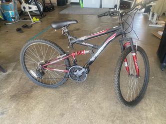 Huffy bike black/red