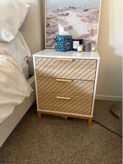2 Wood nightstands end tables