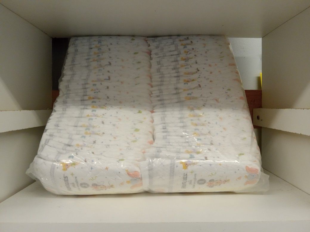Huggies diapers # 4.  Pack 60 units.