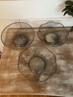 Wire metal bowl