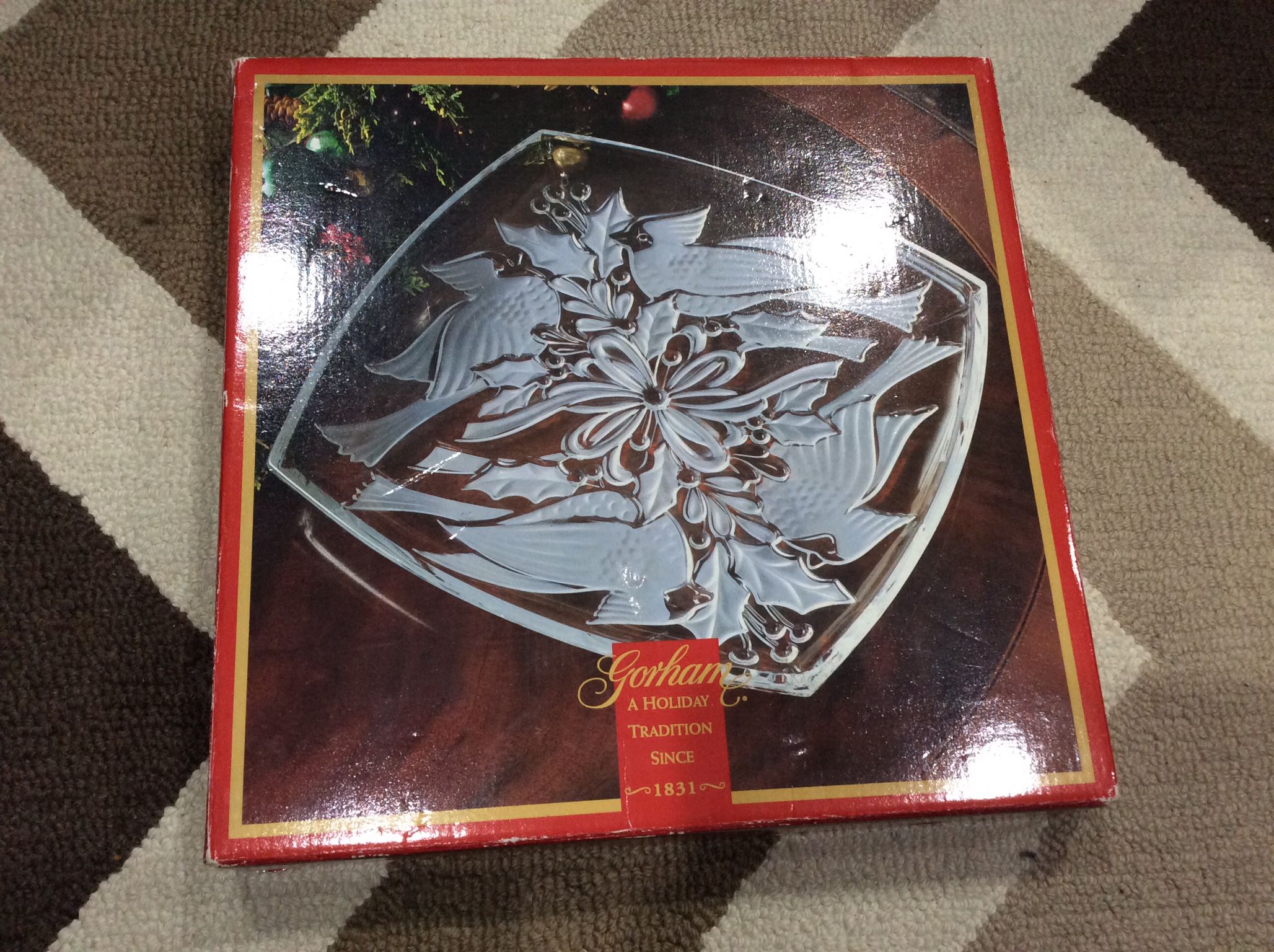 Gotham Holiday Traditions Christmas Cardinals 13” Square Platter - Crystal