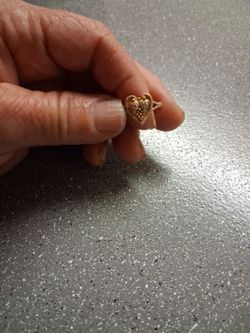 VINTAGE BLACK HILLS GOLD RING
