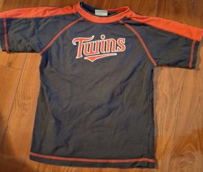 Boys size 7 MINNESOTA TWINS OFFICIAL MLB MERCHANDISE