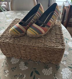 New women’s vintage espadrille shoes, size 8