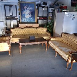 Vintage Living Room Furniture