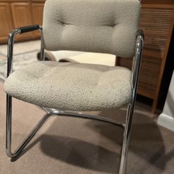 Extra Wide Office Desk Chair 