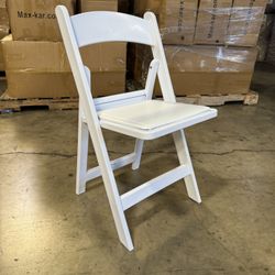 New For Sale 🤍RESIN CHAIRS🪑 4x$100. Weight Capacity 800lbs