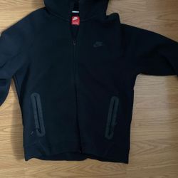 New Large Men’s Black Nike Tech Jacket