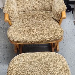 Free Mother's Rocker Glider - Dutailier Brand