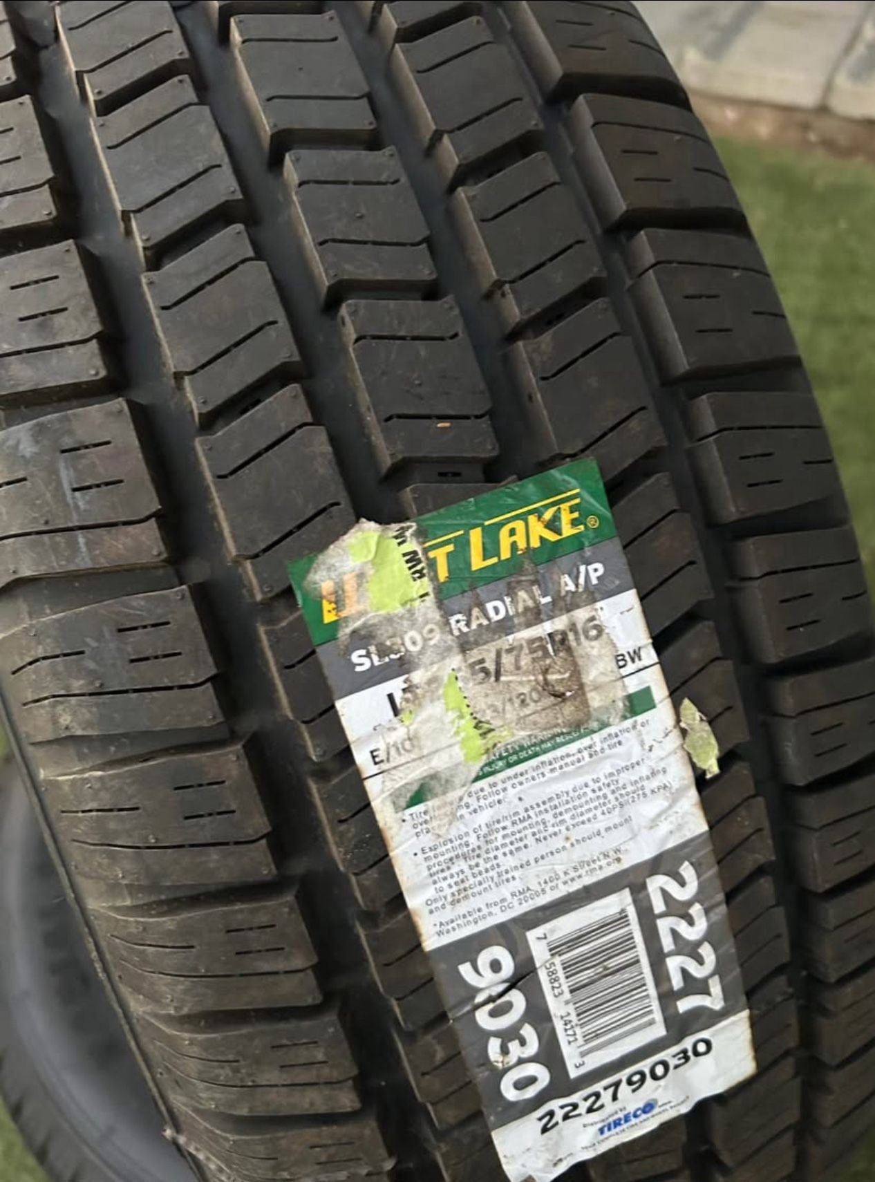 2 new tires 265/75/16LT they are in New condition