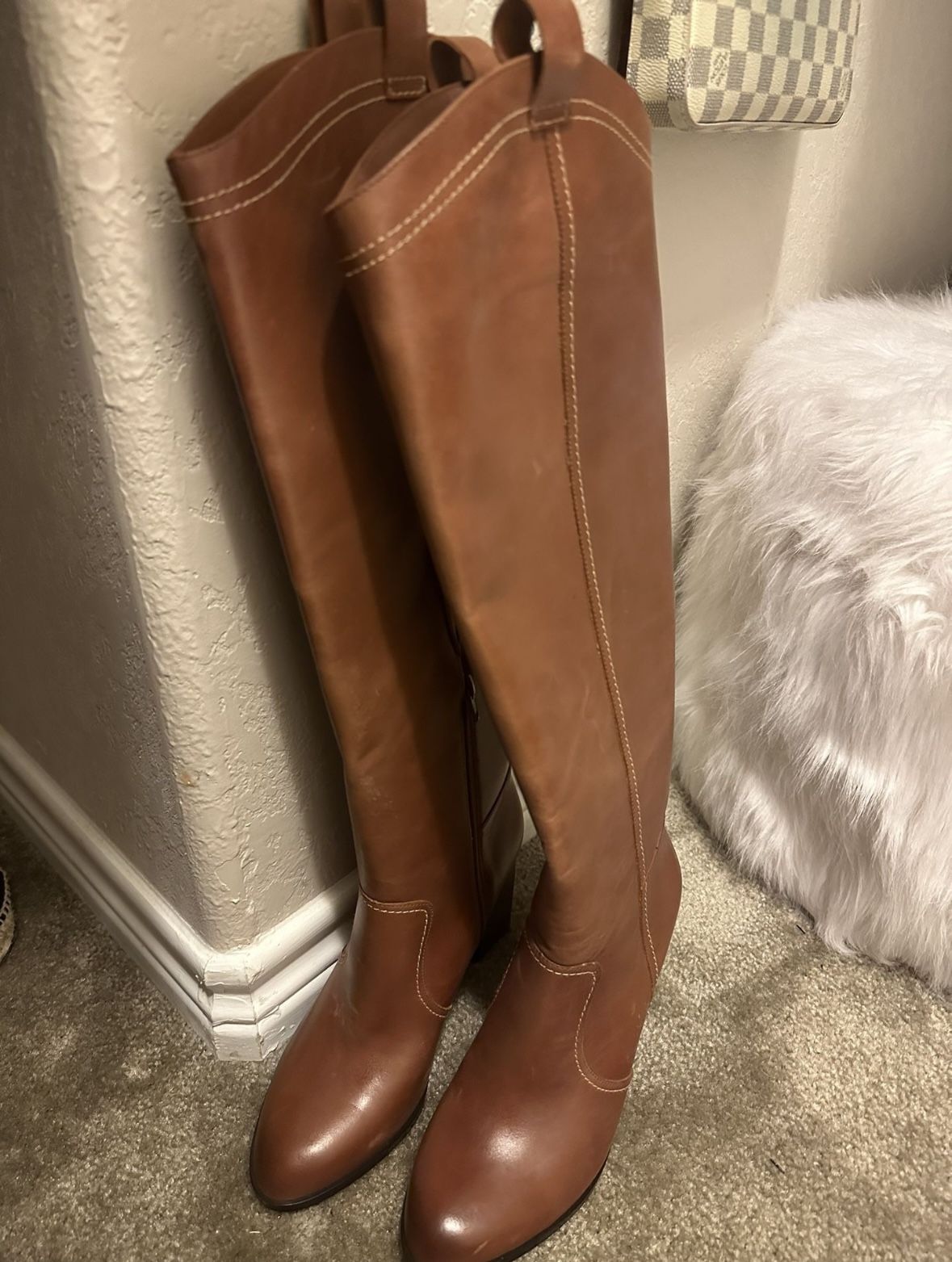 Brand new Deltan Boots