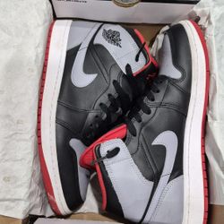 Jordan 1 Mid Red, Black, Gray