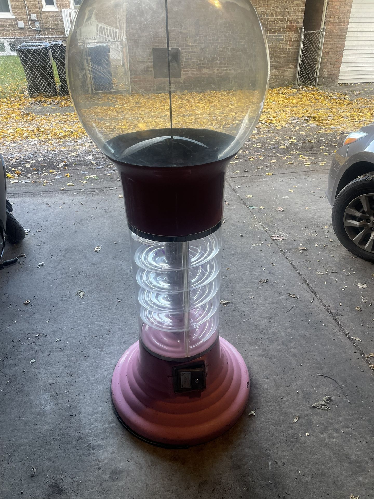 GIANT GUMBALL MACHINE