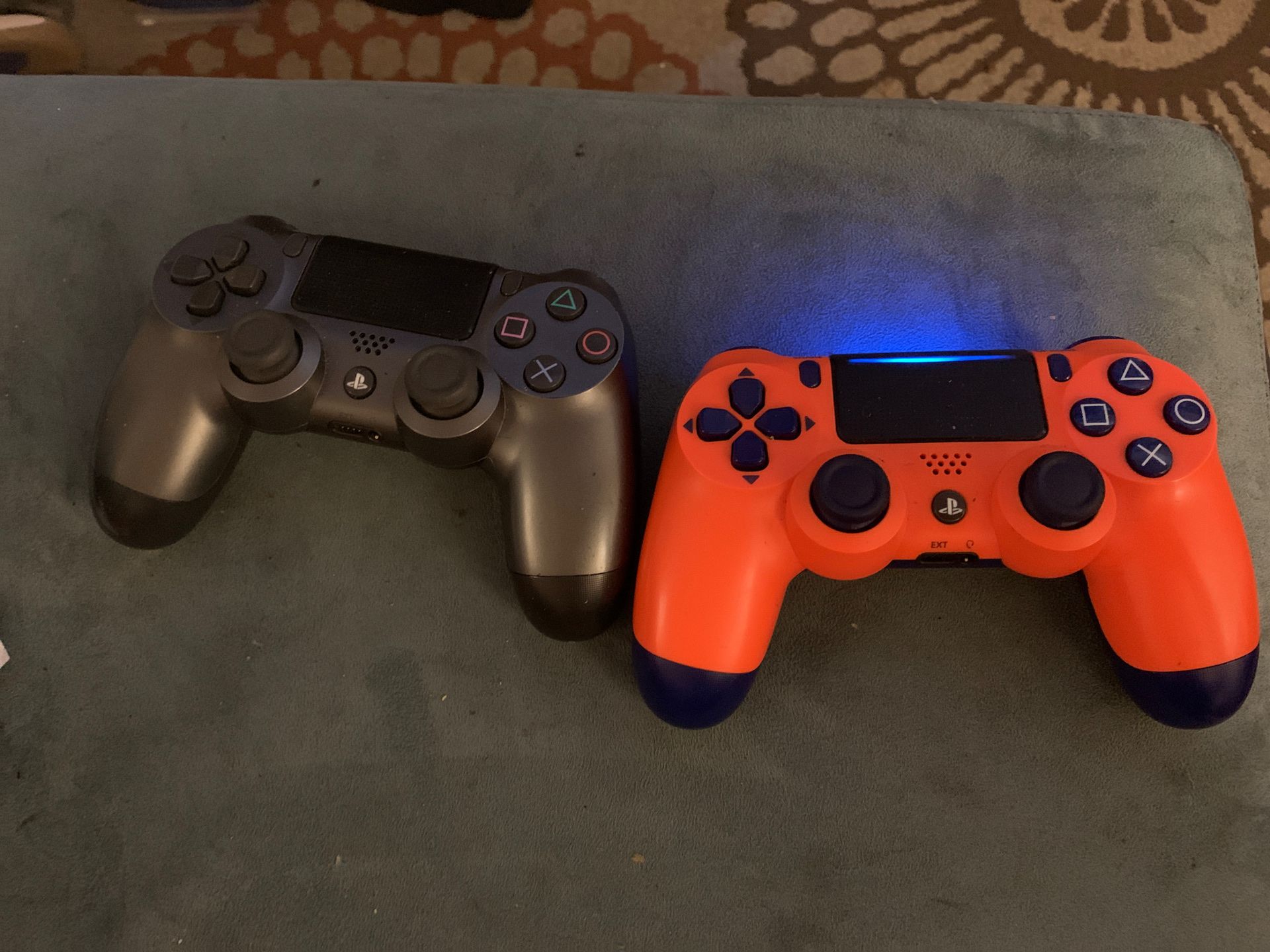 PS4 controllers