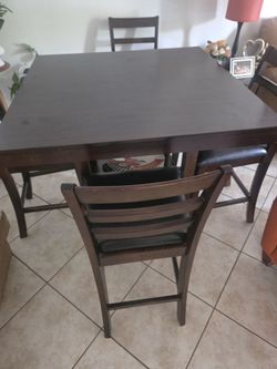 5-Piece Counter Height Dining Set (Dark Wood) - Good Condition! - juego de comedor de 5 piezas