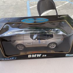New Die Cast Toy 1:18 BMW Z8 In Box