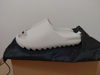 Yeezy slides ys-01. Color vanilla. Size 13. Like new condition.
