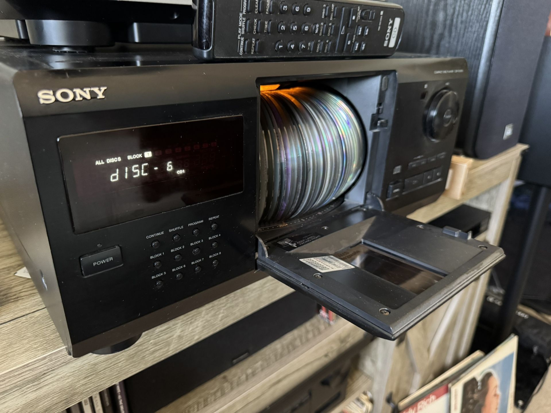 SONY CDP-CX210 Mega CP Player with remote & FREE CD’s