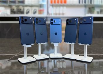 iPhone 17 Pro & iPhone 17 Pro Max (Blue) (Take It Home In Payments/ llévatelo a casa en pagos) only $10 down