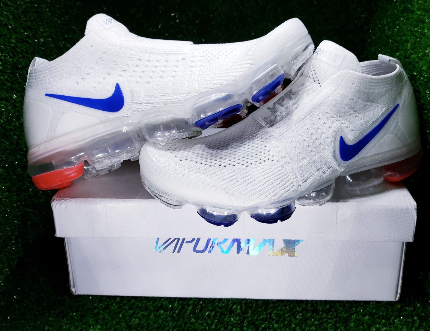 red laceless vapormax