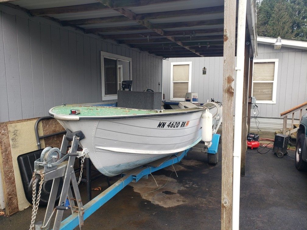 18' Starcraft Aluminum Boat