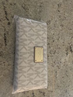Michael Kors jet set continental wallet