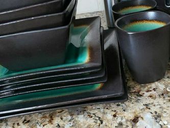 14 Piece Dinnerware