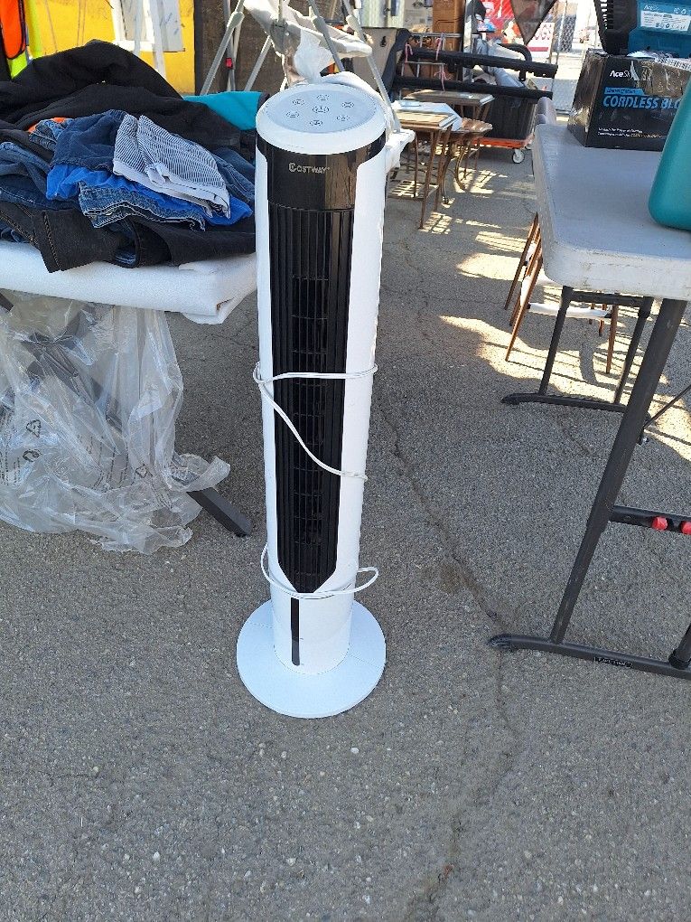 Tower fan used good condition $25
Ventilador en buenas condiciones $25
Pick up only in Lamont
No delivery,shipping or trades sorry