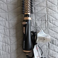 Bustier brush hair dryer