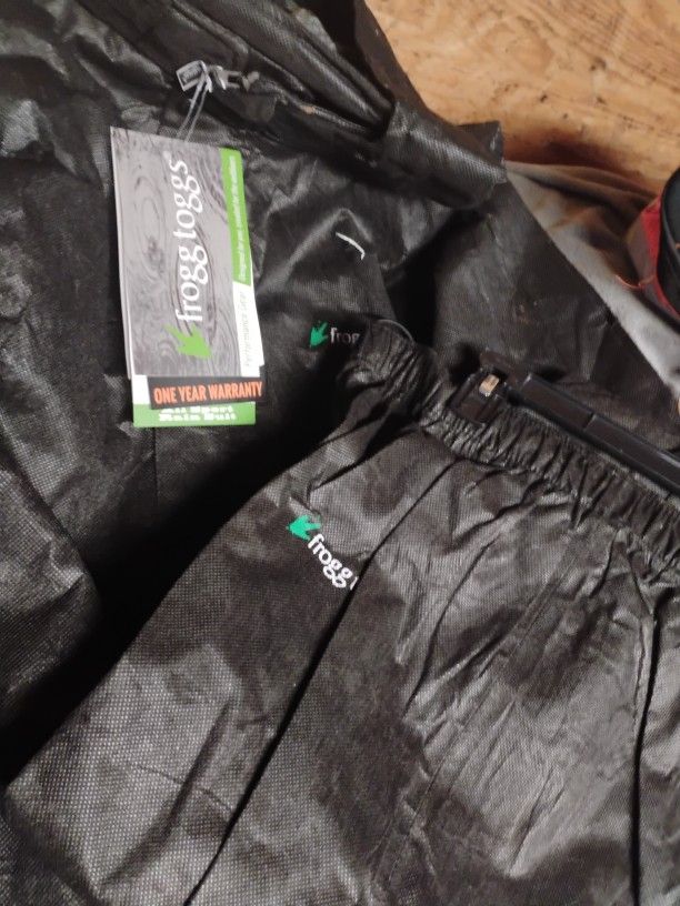 Foggtoggs Suit Coat N Pants Size X Large Black