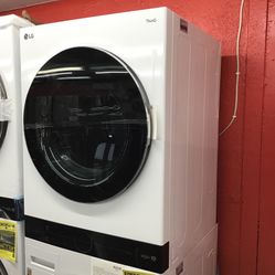 New Scratch And Dent LG Front Load Washer And Dryer Stack Unit. 1 year Warranty 