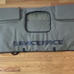 RaceFace T2 Tailgate Pad - Full L/XL - Race Face - 6 Bike Bicycle - Olive Green