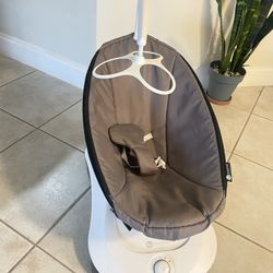 4 Moms Rocking Chair 