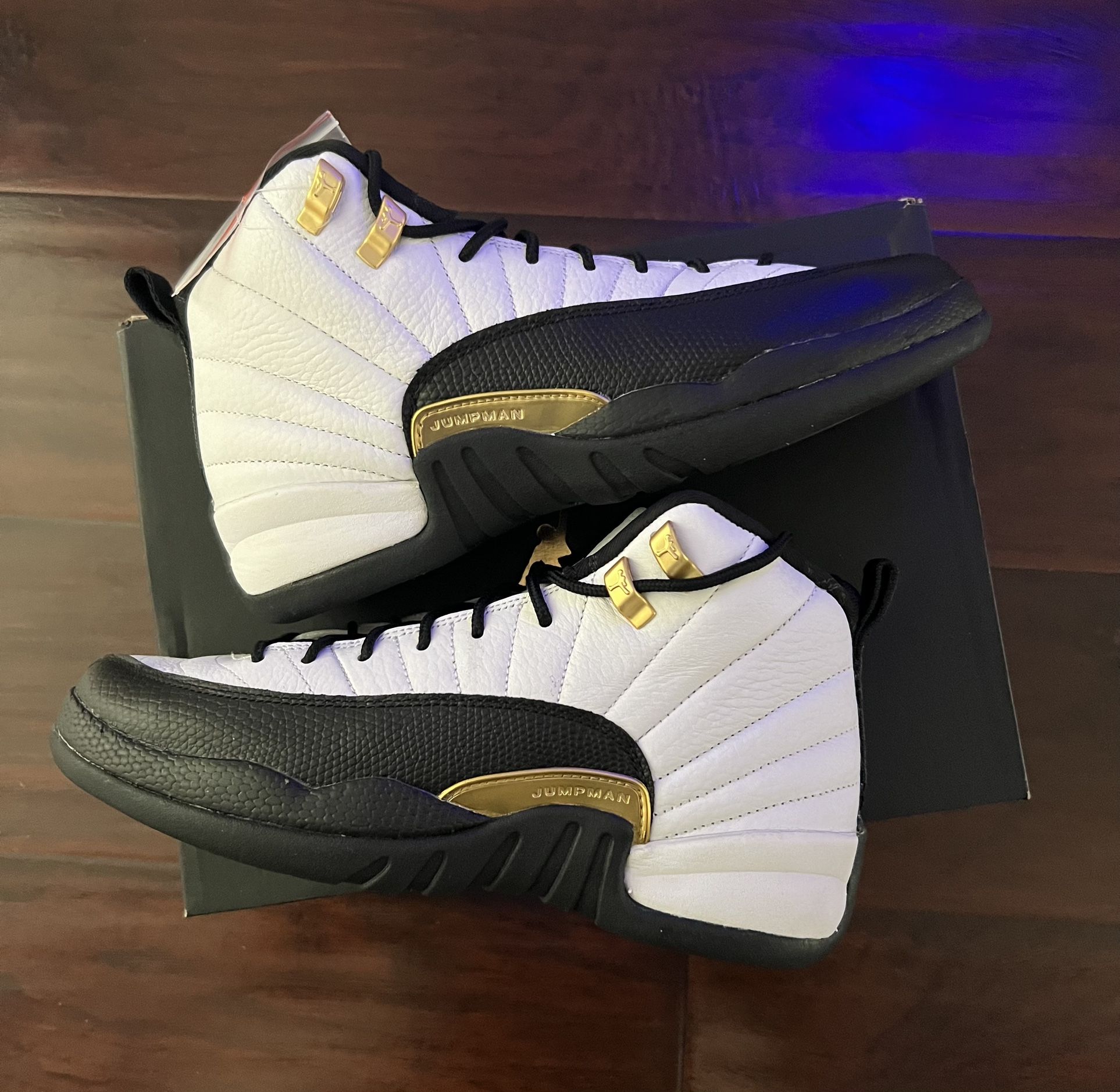 Gold Jordan Retro 12 Y Air Jordan 12 Retro Royalty Taxi (GS) Sz