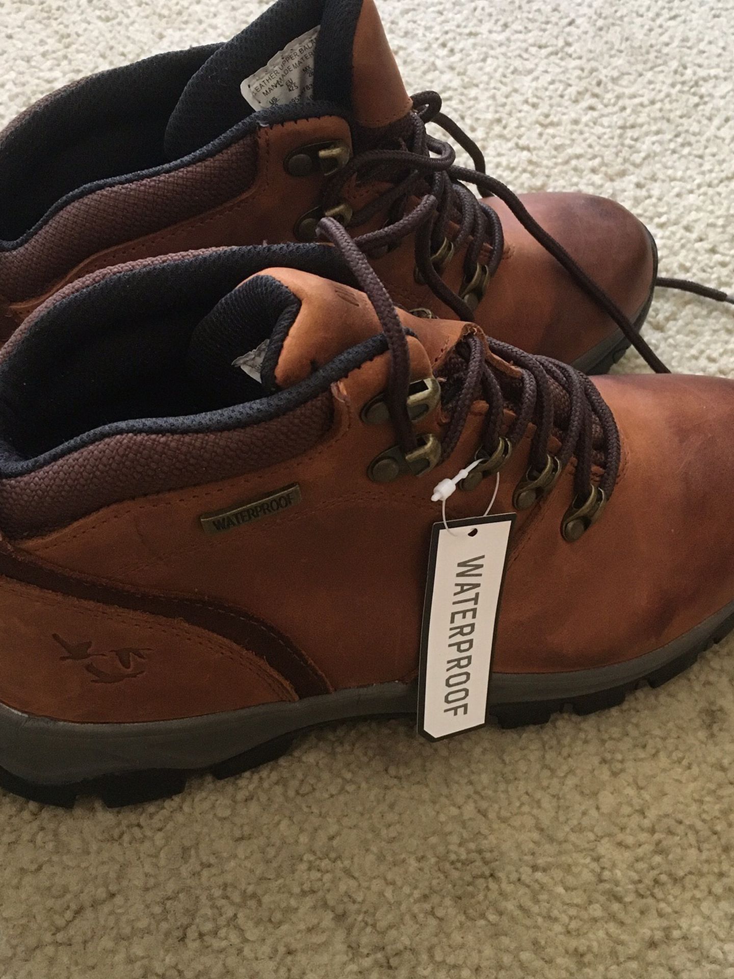 Mens Water Proof Boots! Size 9 New!!