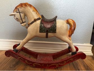 Decorative horse figurine