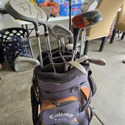 CALLAWAY GOLF BAG WITH GOLF CLUBS