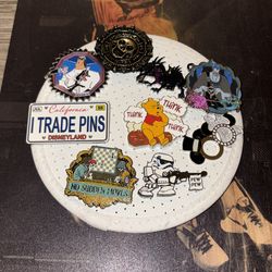 DISNEY TRADING PINS