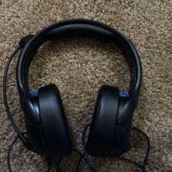 Ps4 Head set With Two Games