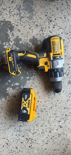 XR 1/2-in Variable Speed Brushless Cordless Hammer Drill with battery