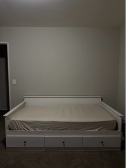 IKEA Hemnes Daybed with 3 Drawers