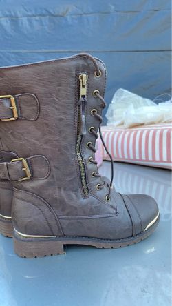 Boots size 6 half