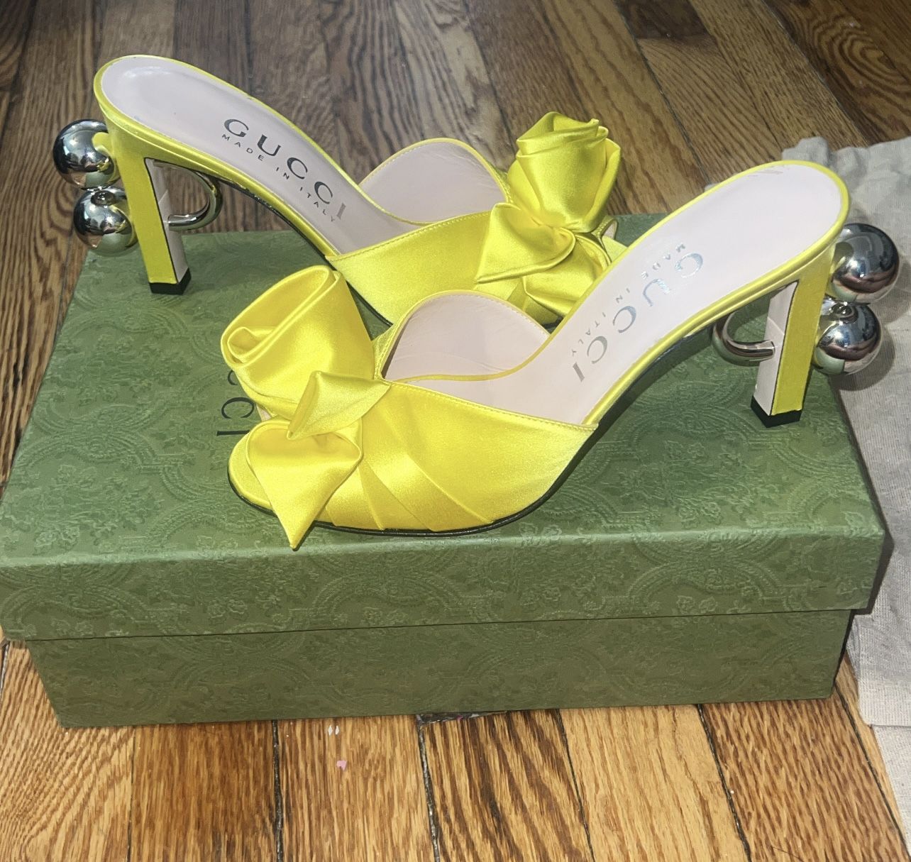 Gucci Satin Shawana Flower Heels