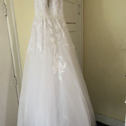 Designer Wedding Dress Medium Size 