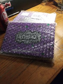 Beetlejuice Eyeshadow & Highlighter Palette