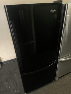 Whirlpool Bottom Freezer Black Fridge - Energy Efficient